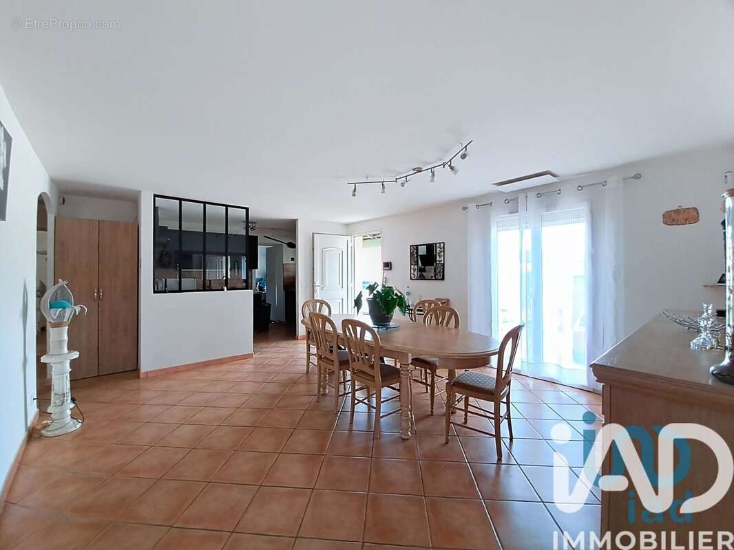 Maison 89 m² à Thuir  - photo 2