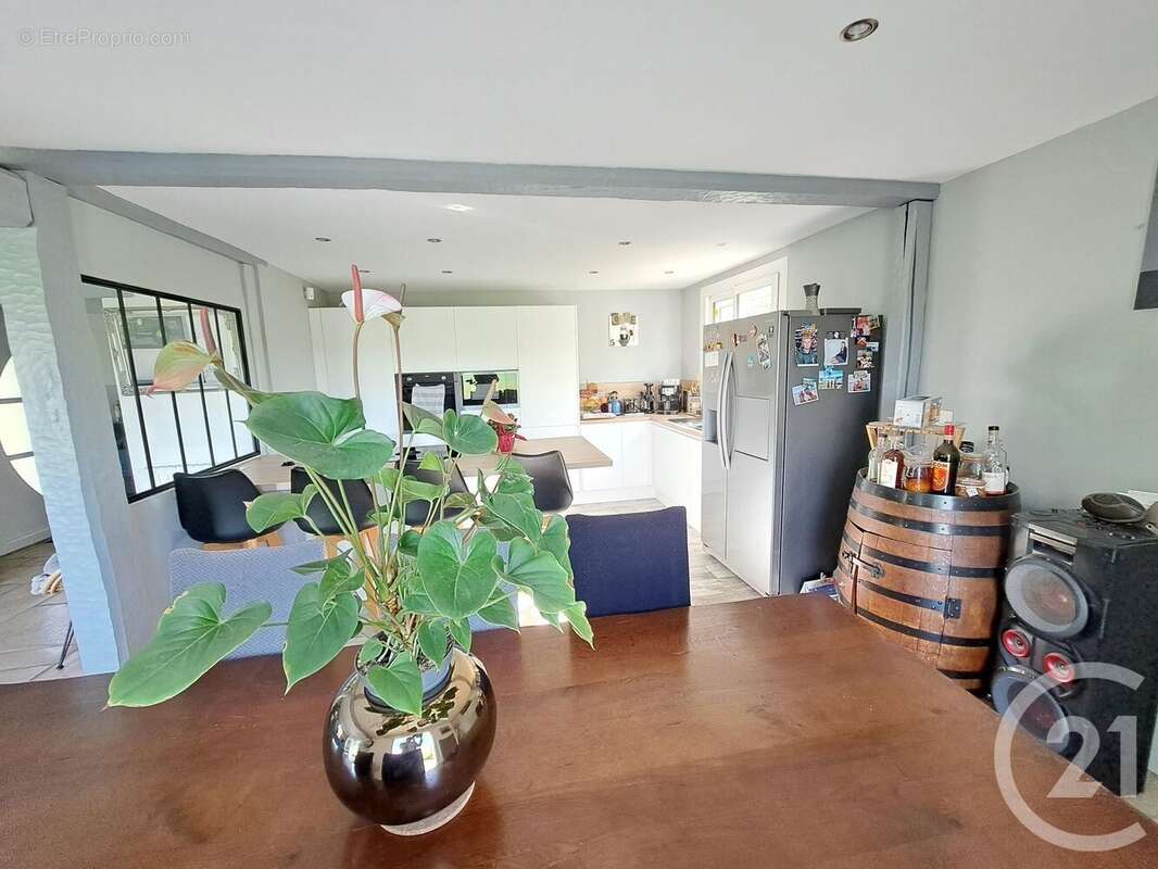 Maison à CHATILLON-LA-BORDE