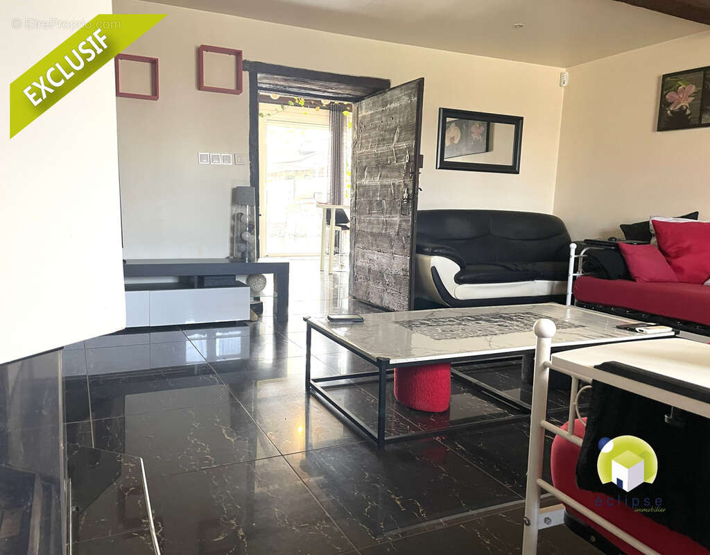 Maison à MONTREVEL-EN-BRESSE