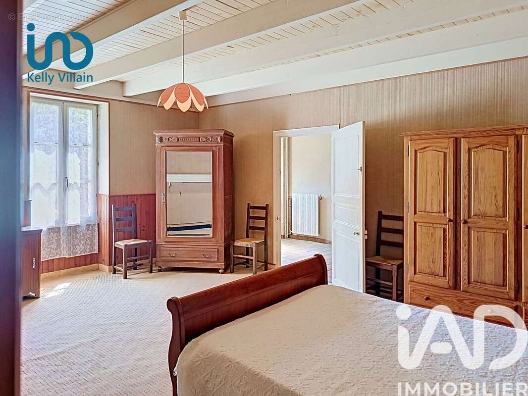 Maison 166 m² à Saint-Christophe-Sur-Roc  - photo 8