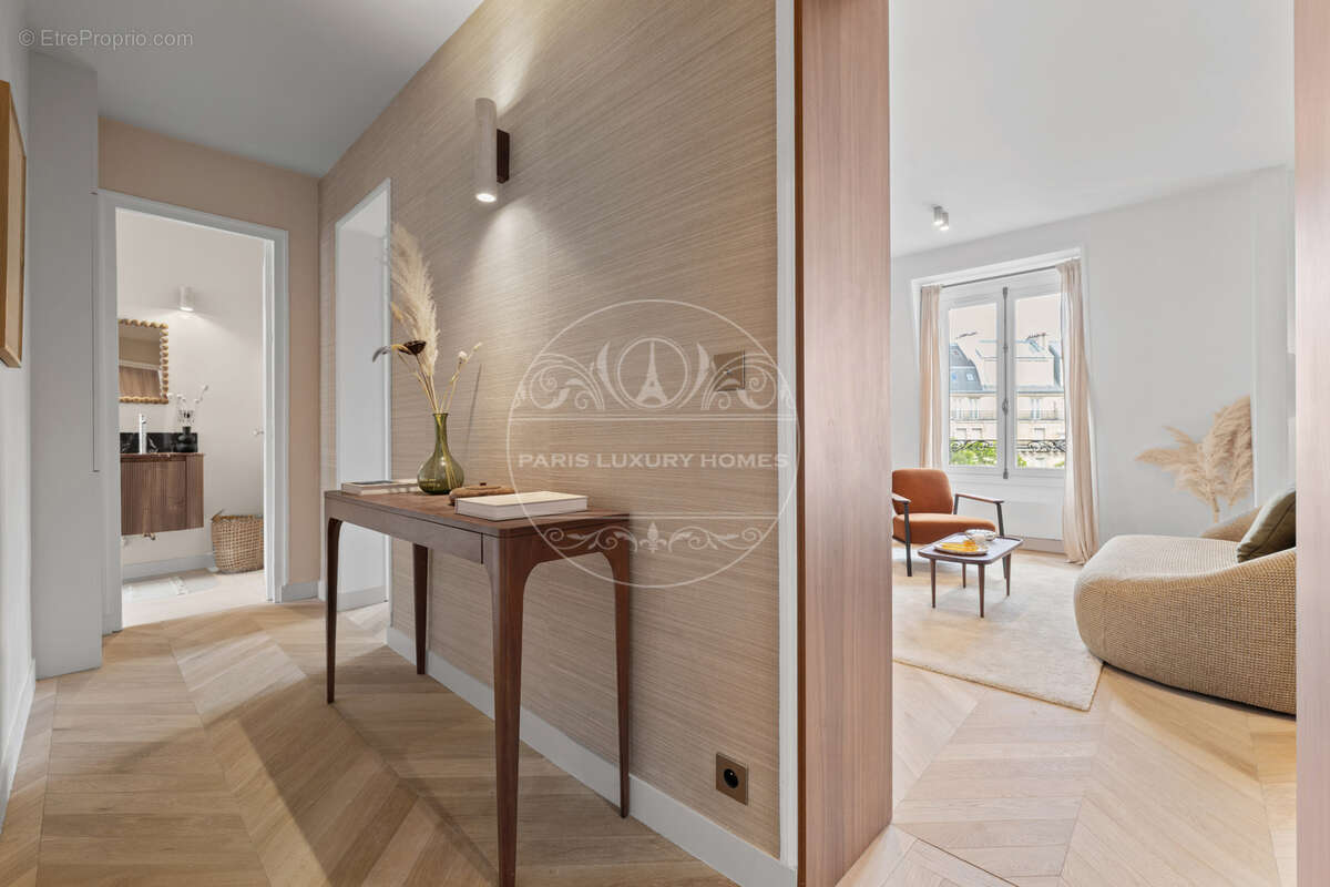 Appartement à PARIS-7E