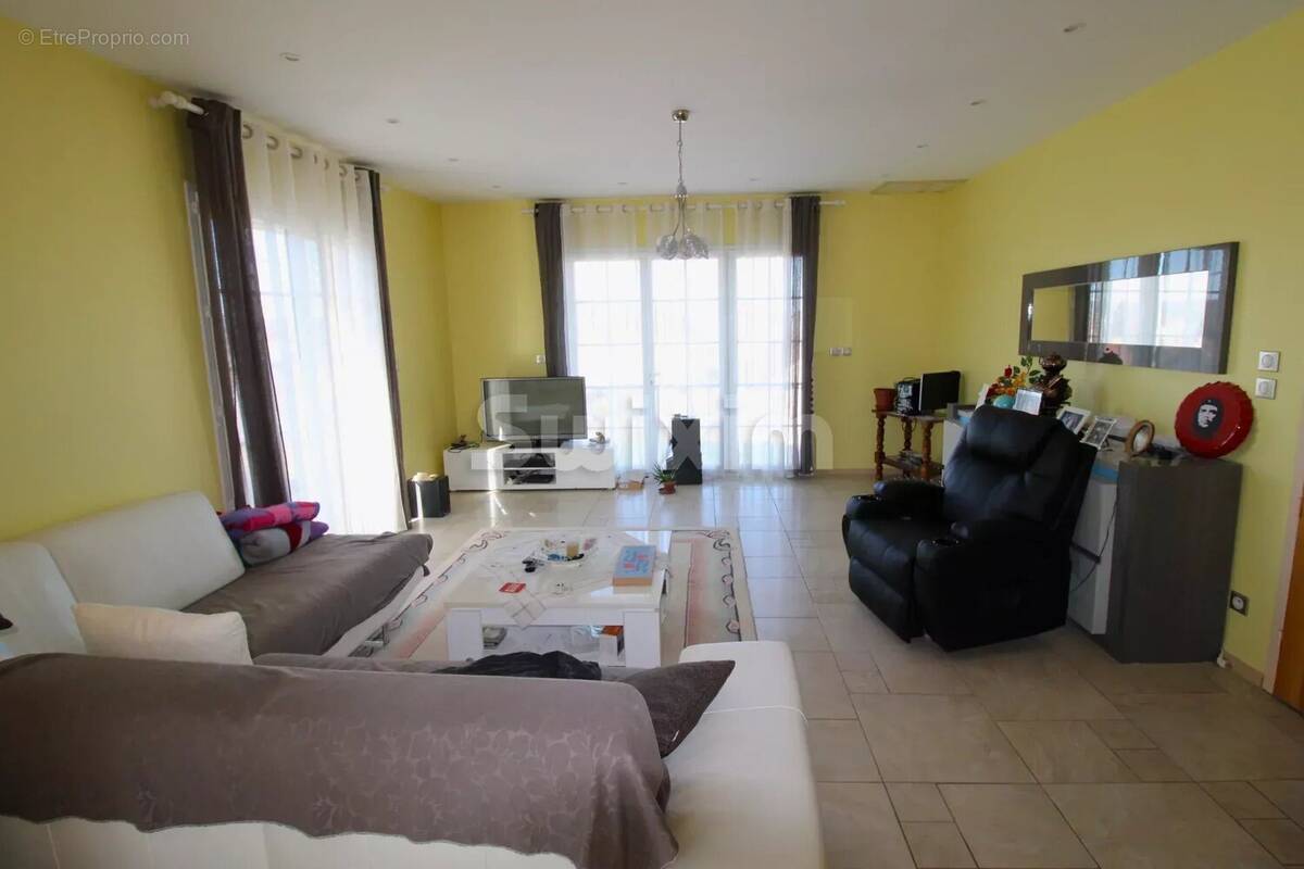 Maison à SAINT-LAURENT-EN-GRANDVAUX