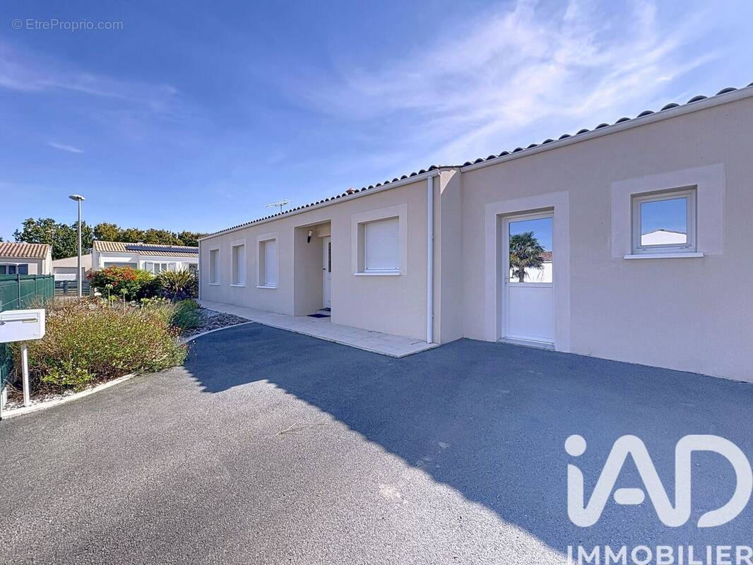 Photo 1 - Maison à SAINT-JEAN-DE-LIVERSAY