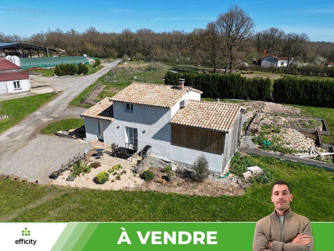 Maison à SOMMIERES-DU-CLAIN