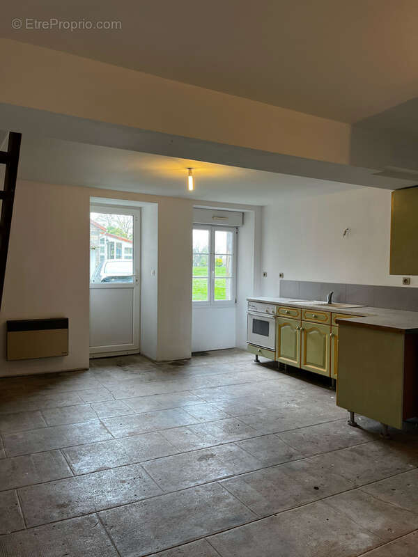 Maison à VOUZAILLES