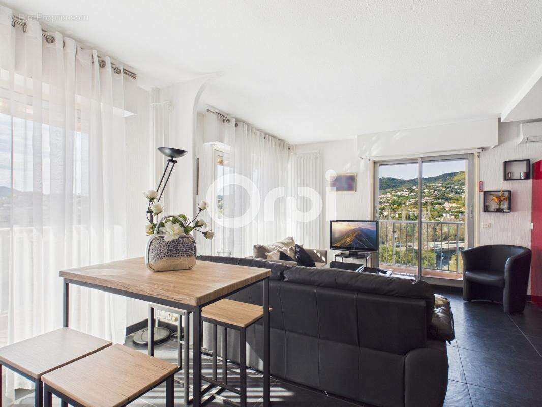 Appartement à MANDELIEU-LA-NAPOULE