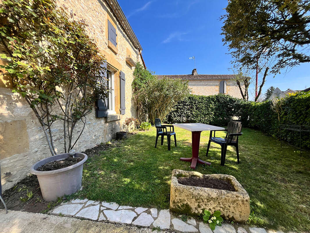 Maison à MONPAZIER