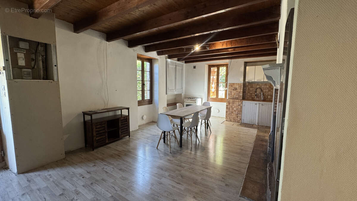 Maison à TREJOULS