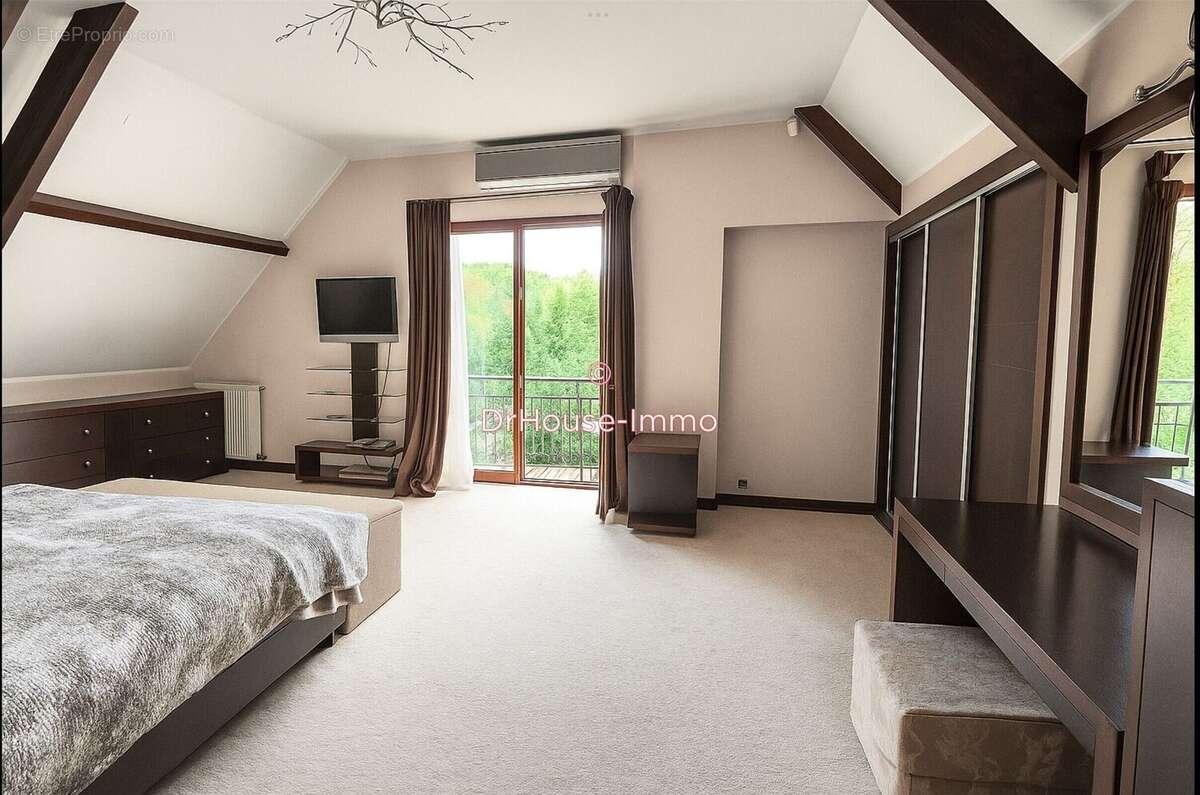 Maison à LOUVECIENNES