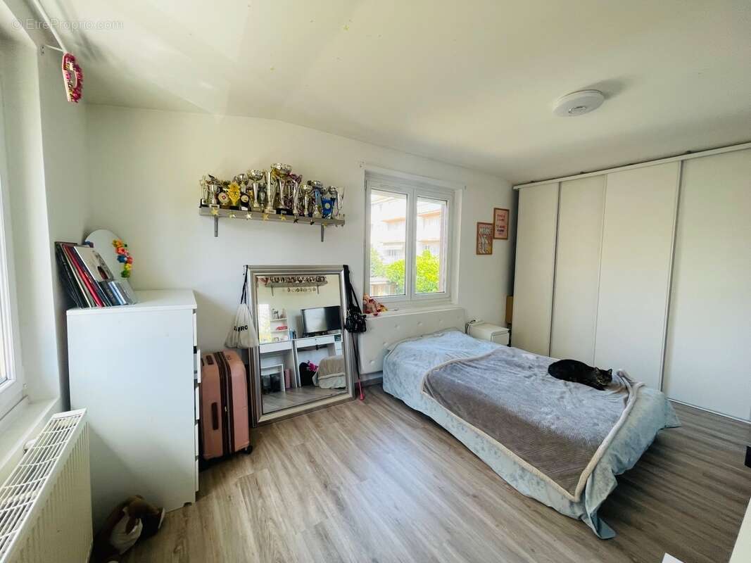 Maison à ROMANS-SUR-ISERE