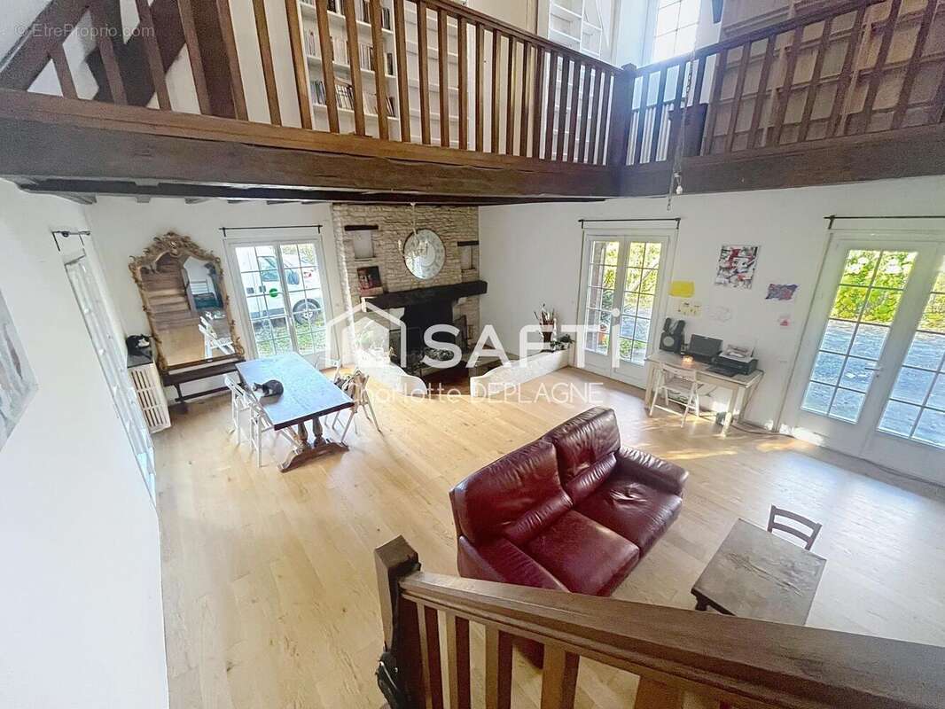 Maison 188 m² à Saint-Meard-De-Drone  - photo 3