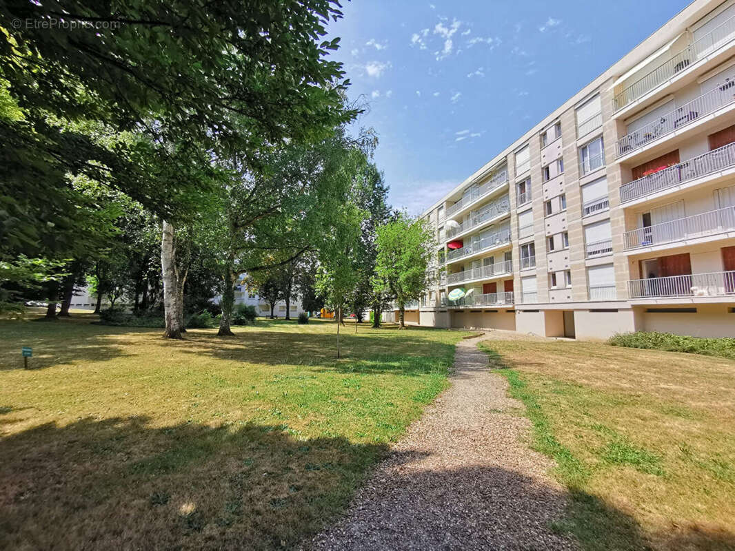 Appartement à EPERNON