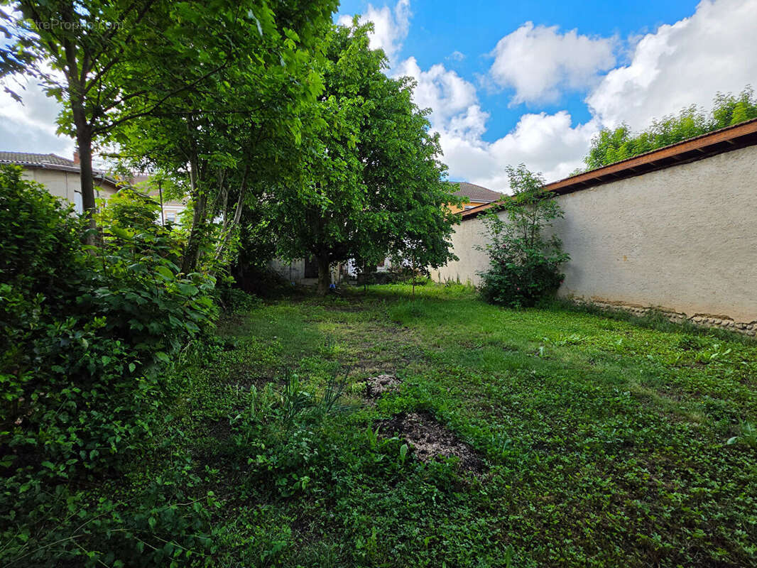 Maison à SAINT-SIMEON-DE-BRESSIEUX