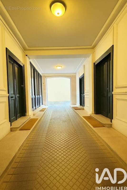 Photo 2 - Appartement à PARIS-8E