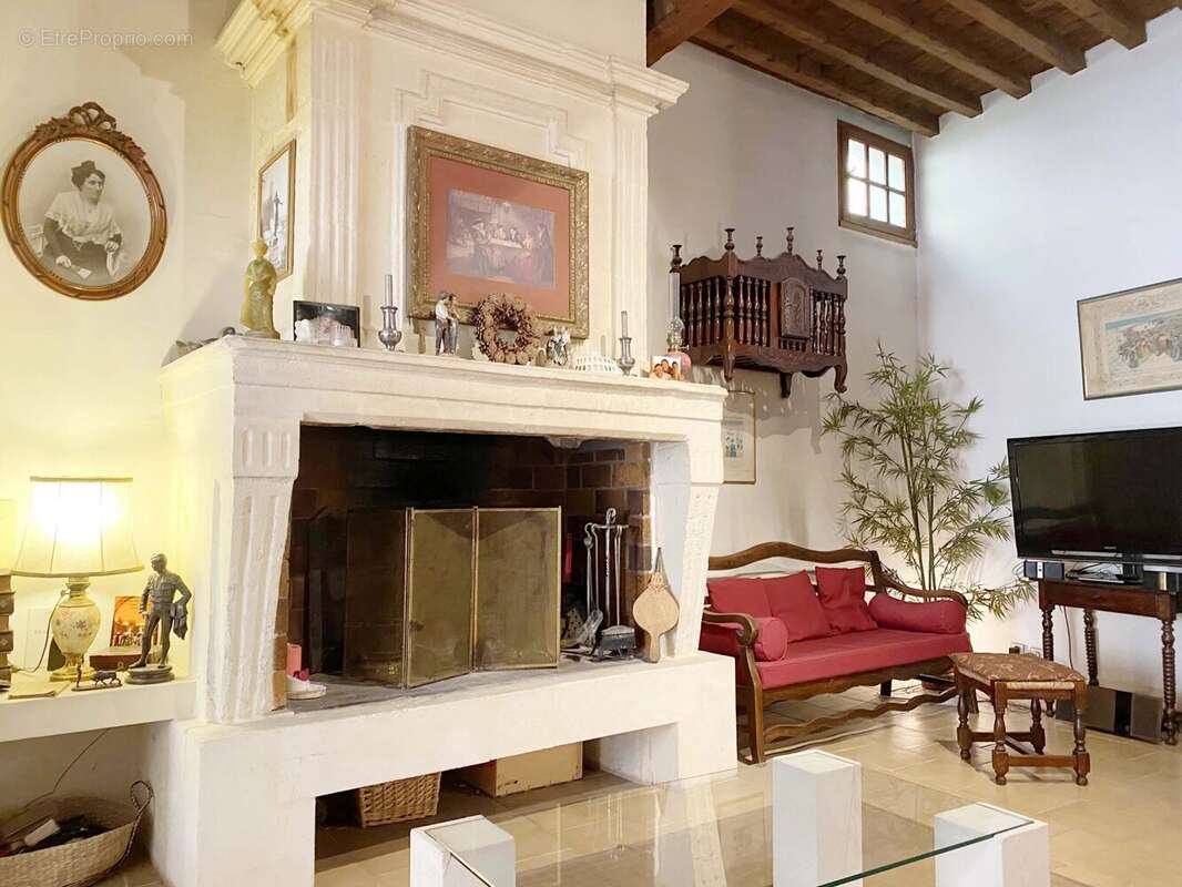 Maison 109 m² à Arles  - photo 3
