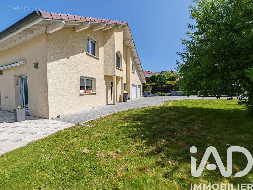 Photo 1 - Maison à MONTLEBON