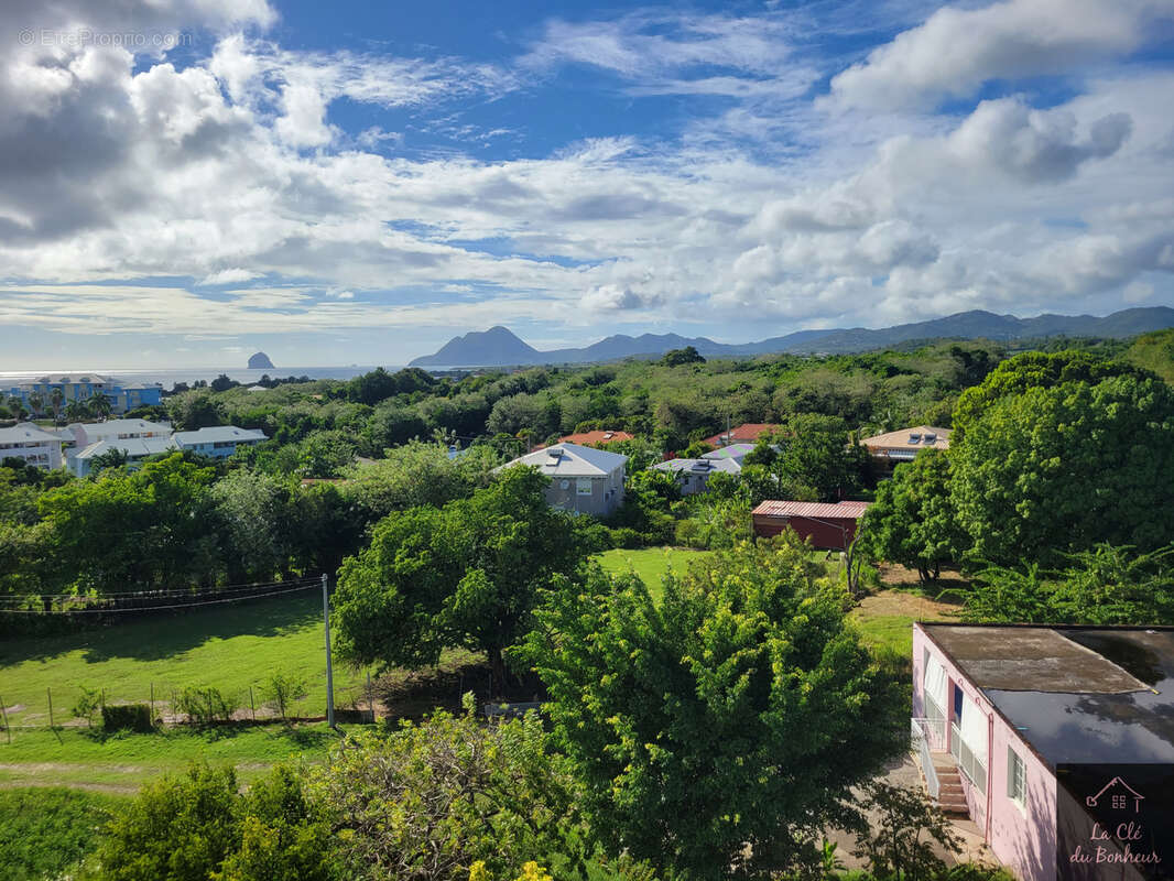 Appartement à SAINTE-LUCE