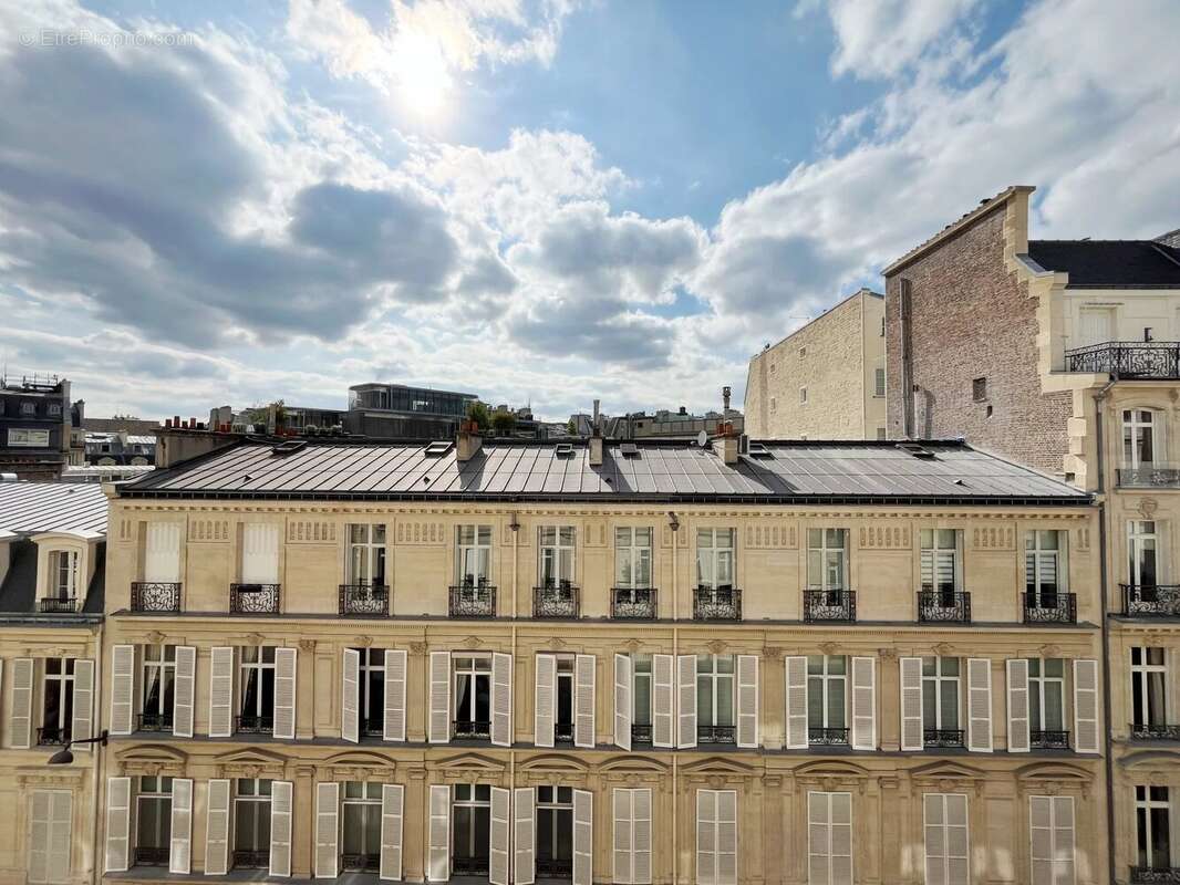 Appartement à PARIS-8E