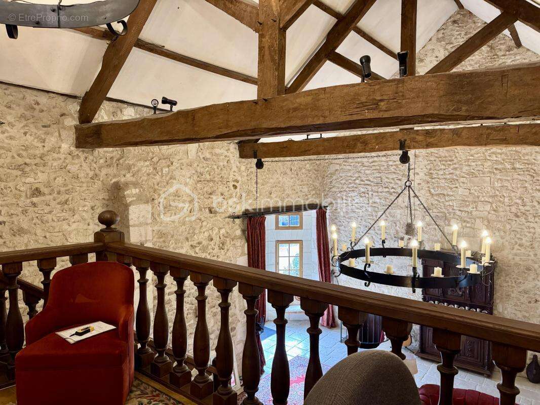 Maison à SAINT-REMY-SUR-CREUSE