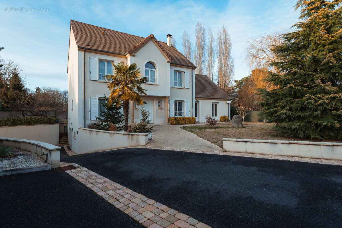 Maison à SAINT-MARTIN-EN-BIERE