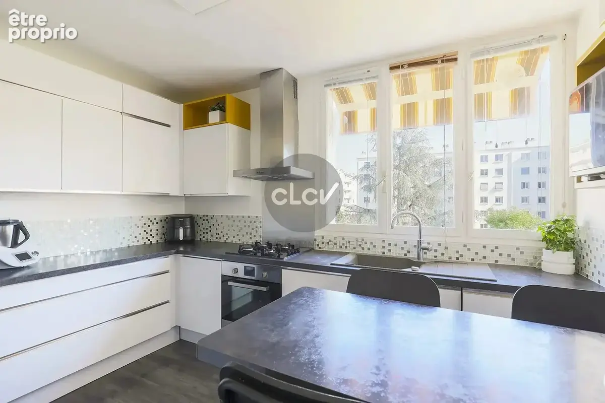 Monplaisir : T4 de standing avec grand balcon - photo 9
