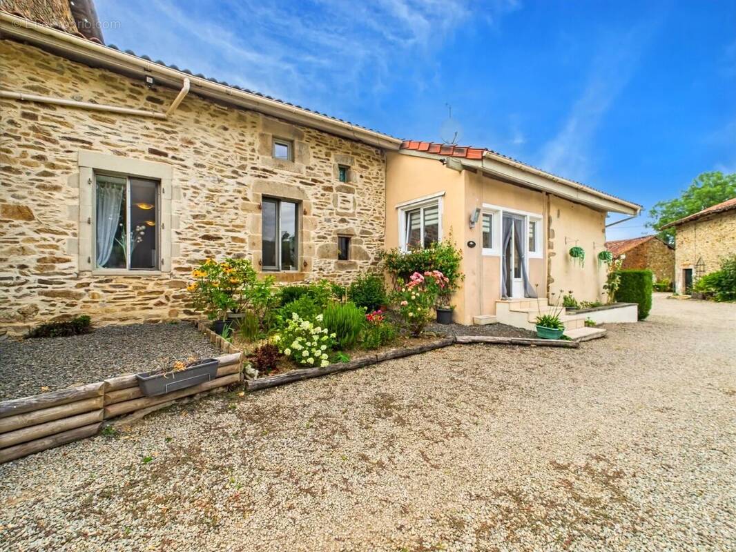 Maison à CUSSAC