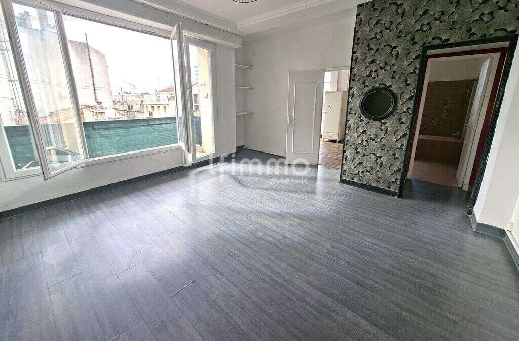 Appartement à MARSEILLE-4E