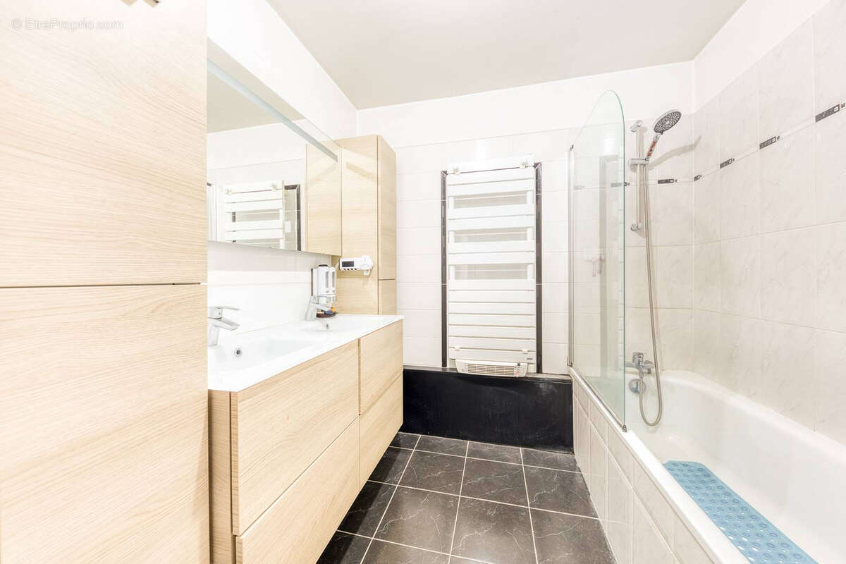 Appartement à EMERAINVILLE