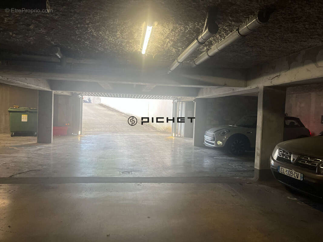 Parking à BORDEAUX