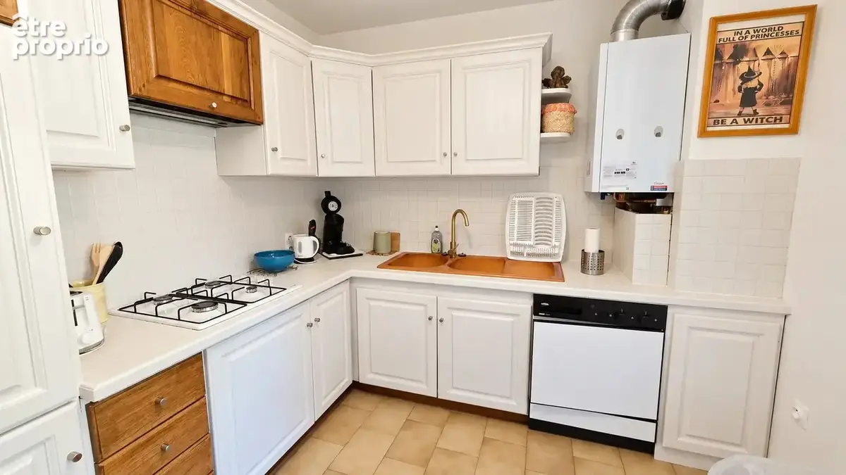 Appartement 2 pièces 46 m² à vendre à Uzes (30700) - photo 2
