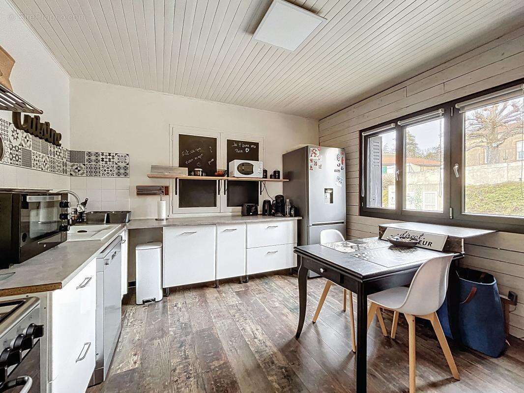 Maison à SAINT-ROMAIN-DE-LERPS