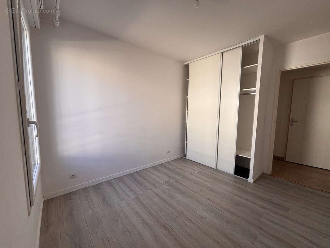 Appartement à EZANVILLE