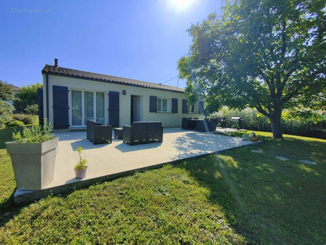 Maison à AYGUEMORTE-LES-GRAVES