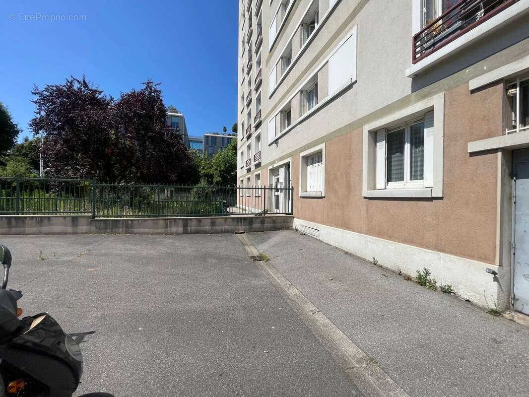 Commerce à MONTROUGE