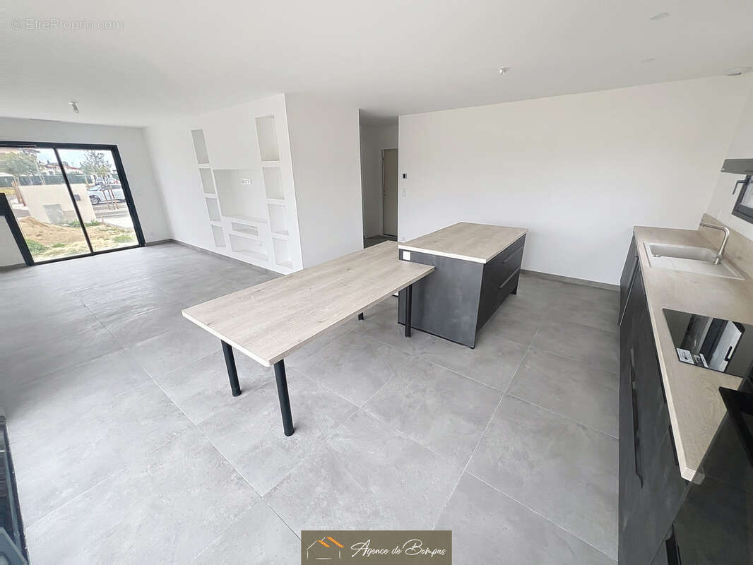 Secteur residentiel - villa 3 faces de type 5 -  121 m2 hbts  sur 344  m2 de terrain  - - photo 5