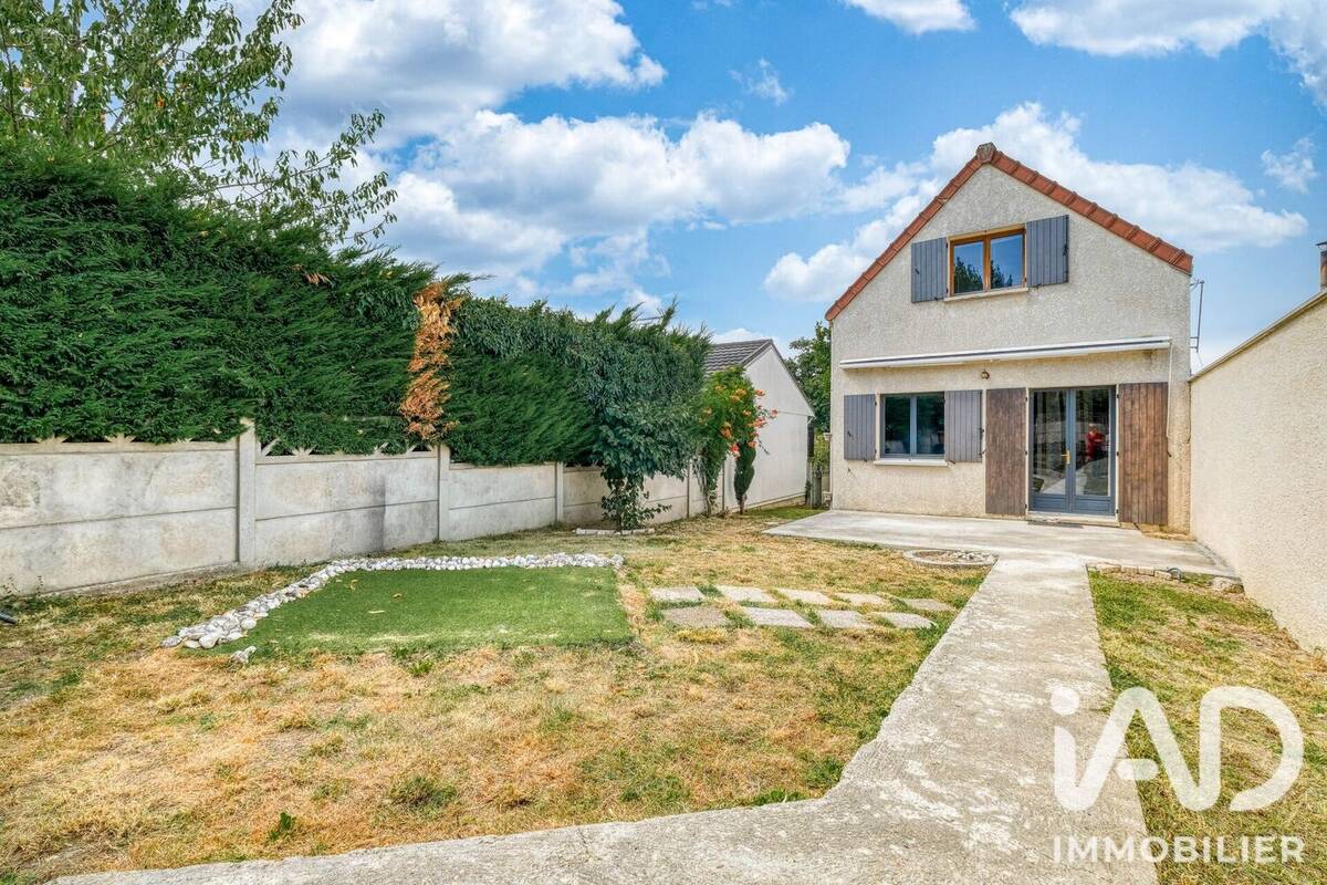 Photo 1 - Maison à SAINT-THIBAULT-DES-VIGNES