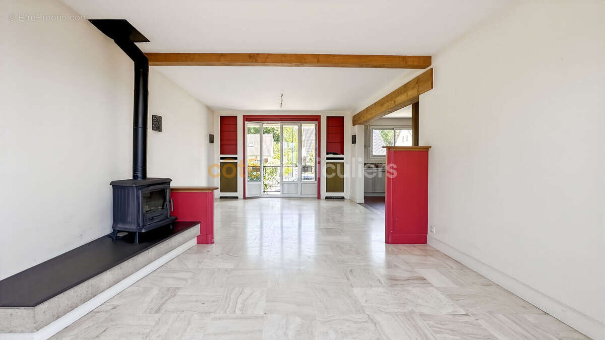 Vaste maison familiale de 185 m² avec jardin arboré et 6 chambres - photo 4