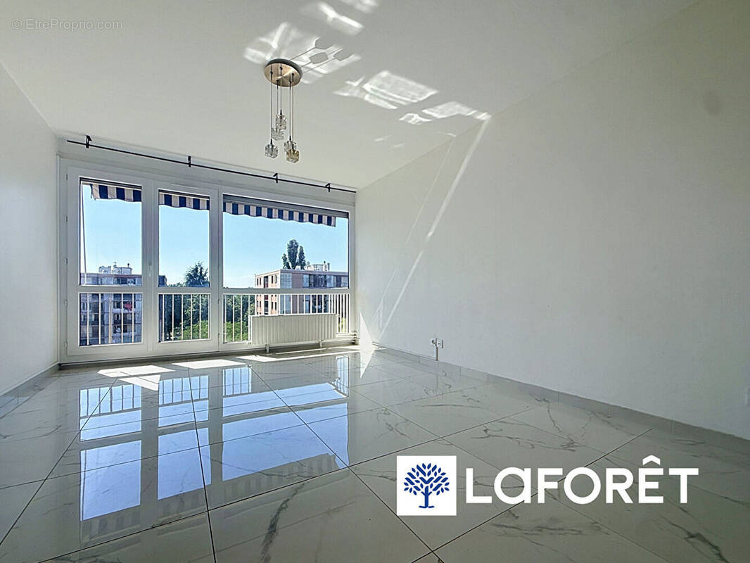 Appartement à BOURGOIN-JALLIEU