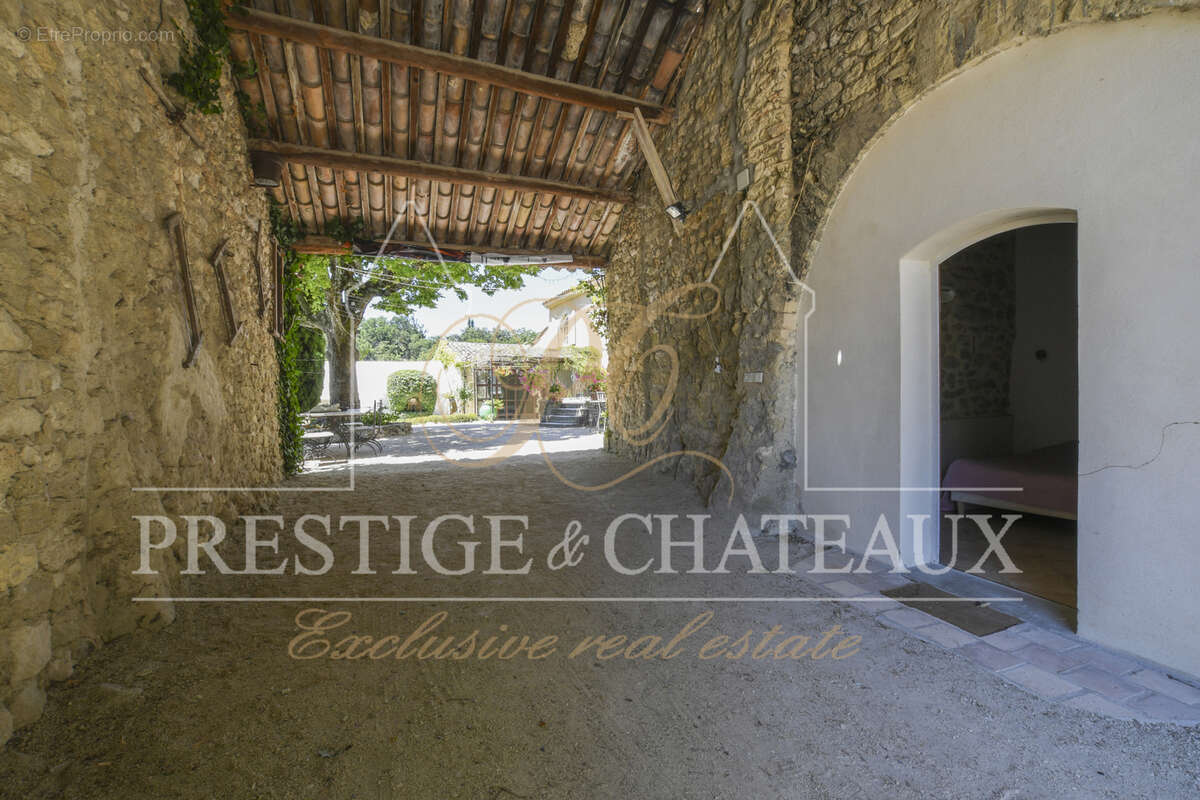 Maison à GRIGNAN