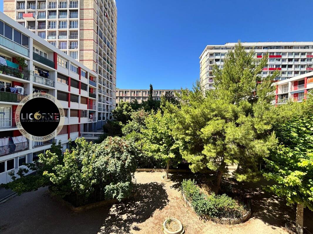 Appartement à MARSEILLE-3E