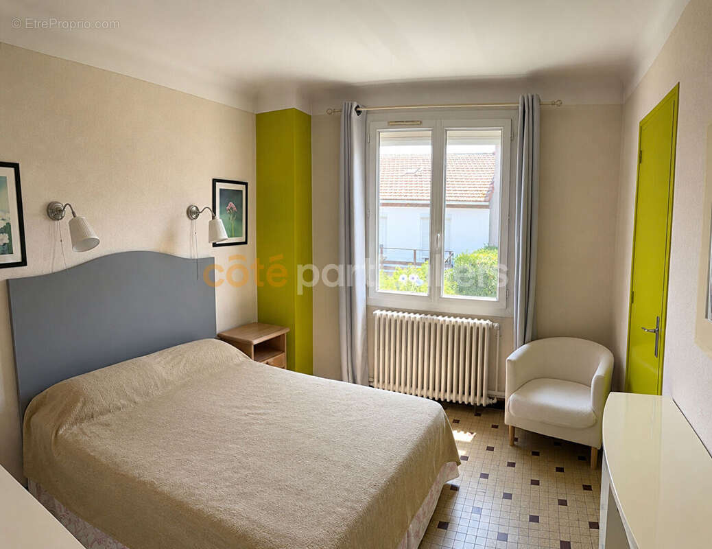 Quartier Pasteur . Maison des années 60 avec beau potentiel - photo 11