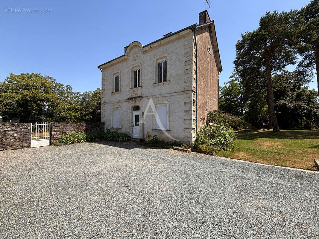 Maison à NOZAY