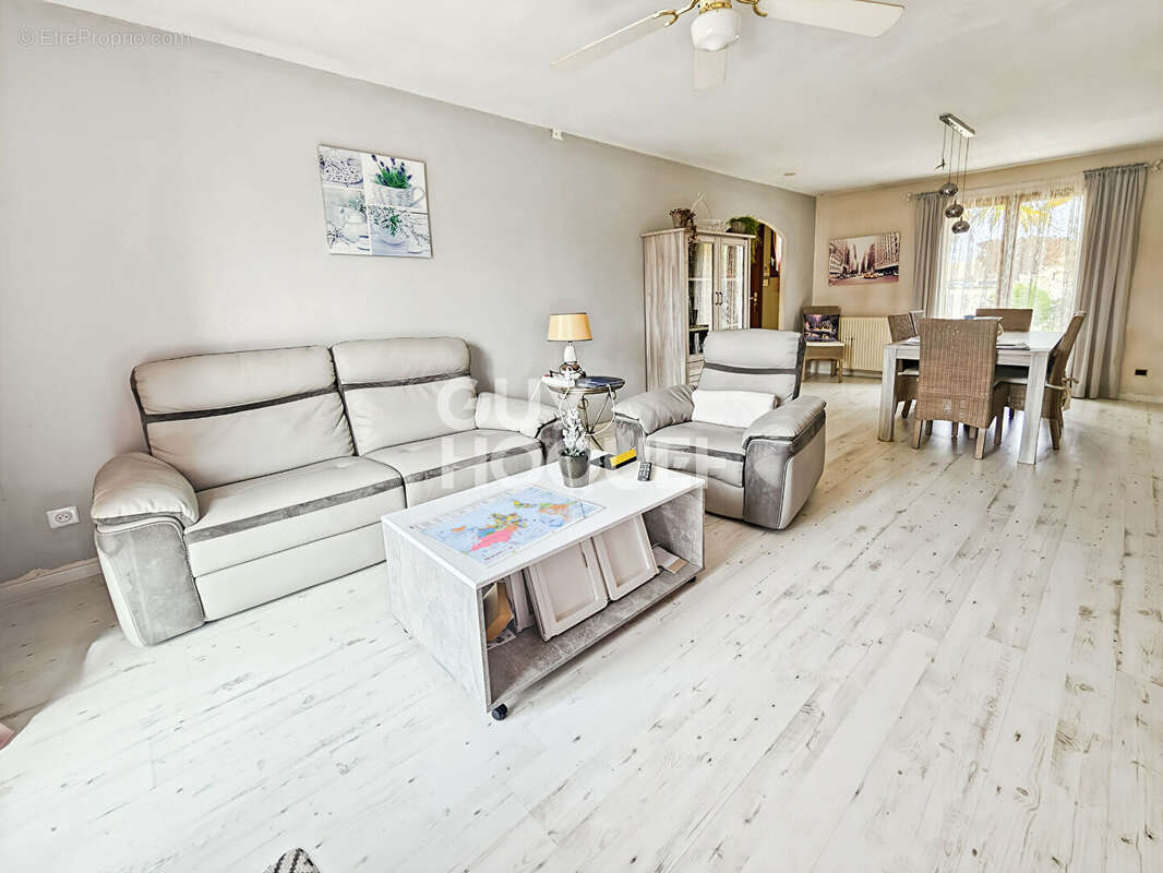 Maison à MARLES-EN-BRIE