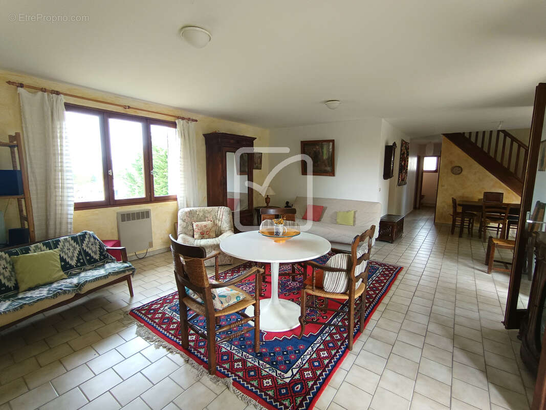 Maison à VILLENEUVE-DE-BERG