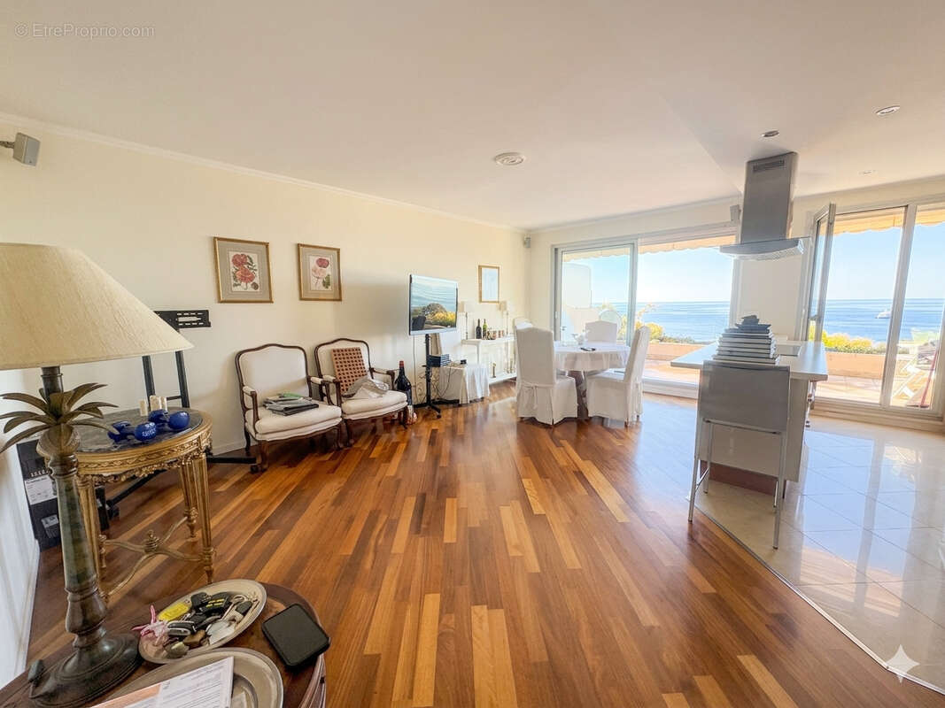 Appartement à ROQUEBRUNE-CAP-MARTIN