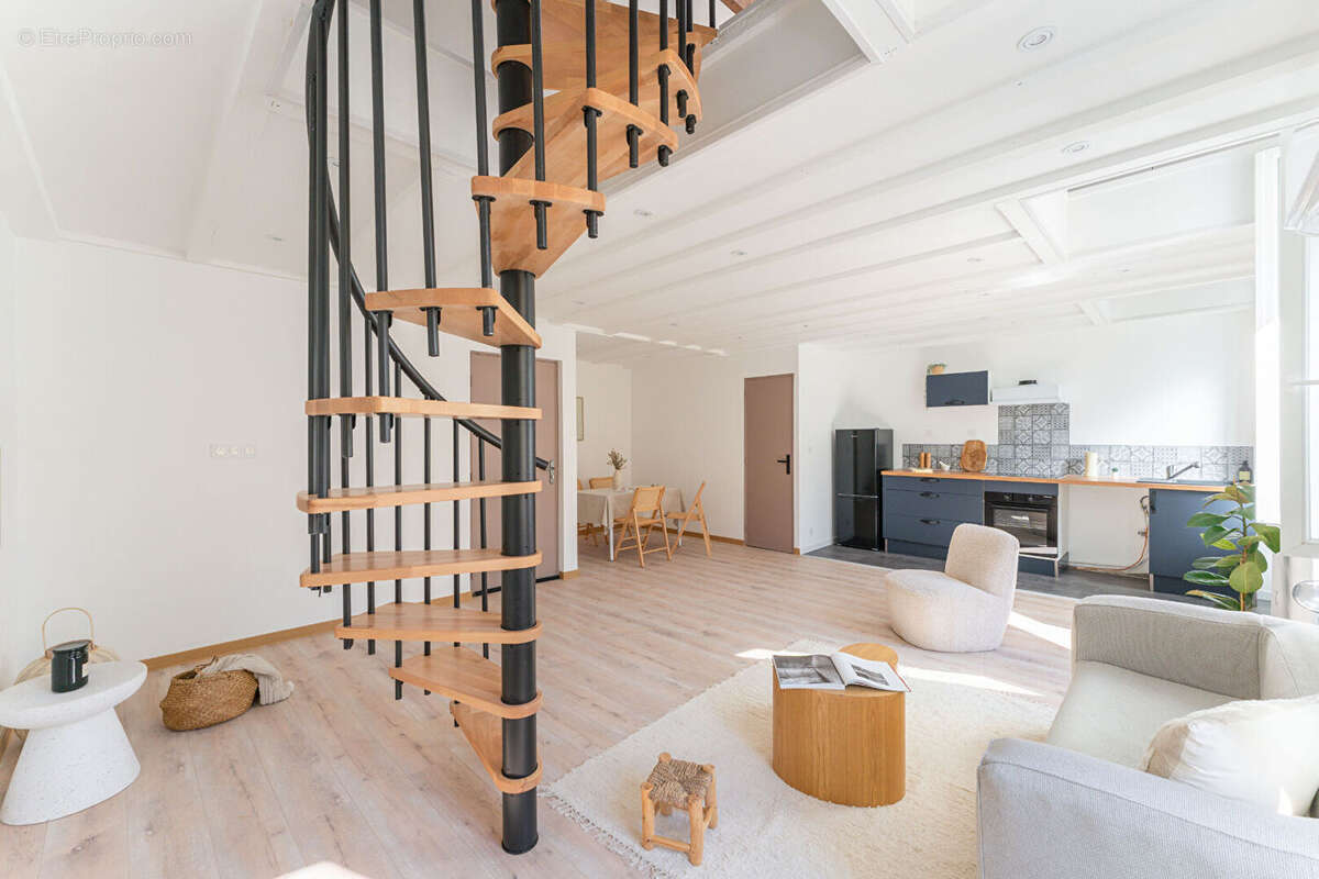 Appartement à MARSEILLE-2E