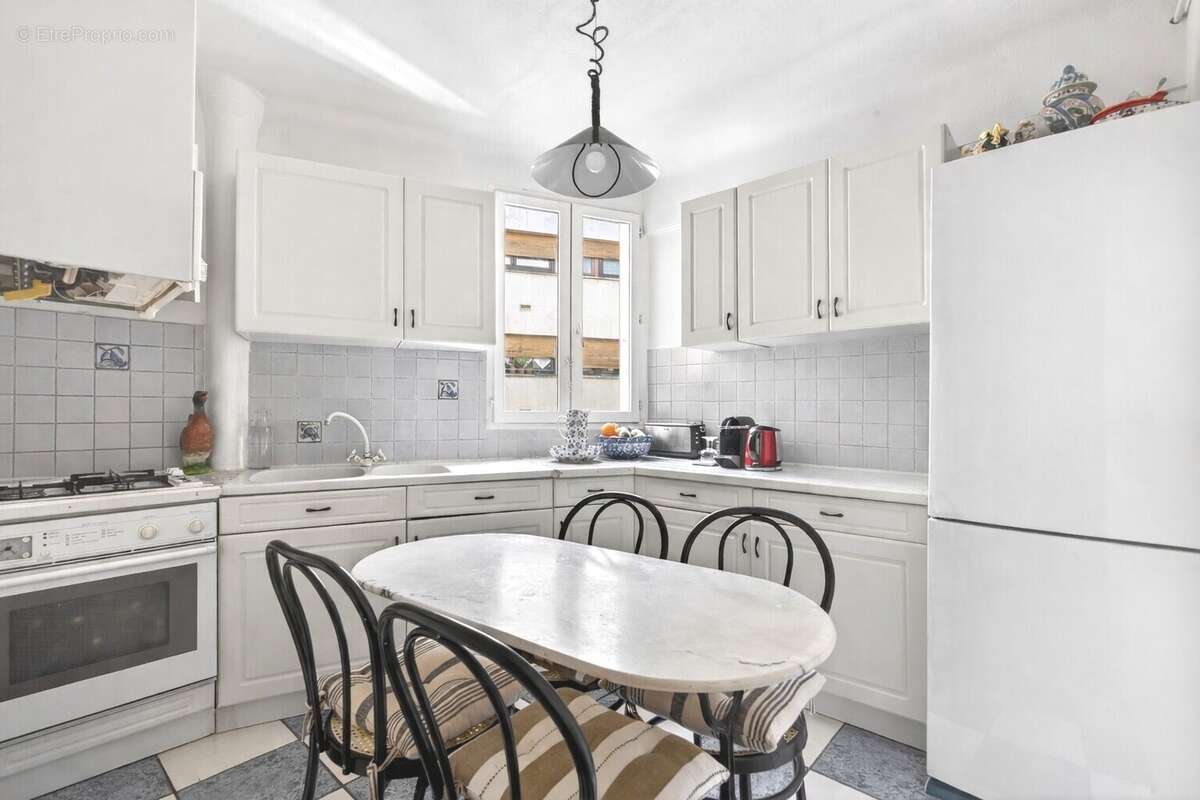 Appartement à PARIS-20E
