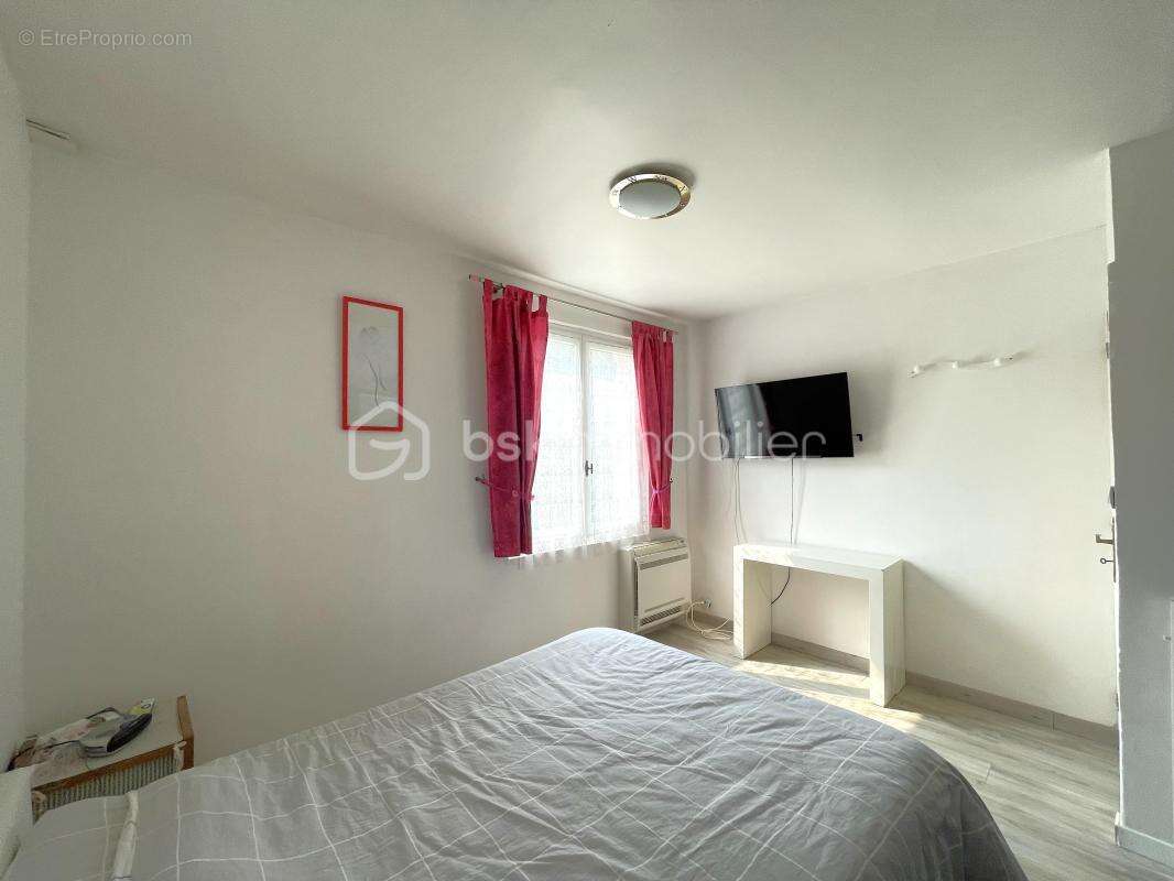 Maison à LES CLAYES-SOUS-BOIS