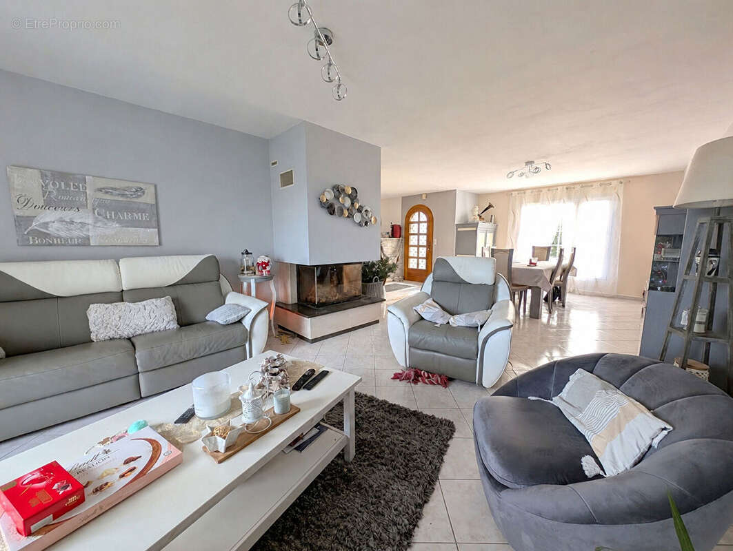 Pavillon sur sous-sol complet, terrain 7600m² - photo 4