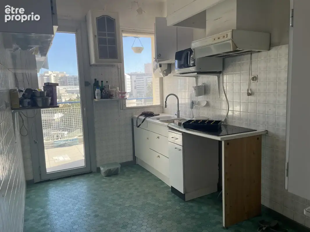 Appartement de type T4, très lumineux, vue dégagée,  triple exposition, en 3ième étage avec ascenseur - photo 5